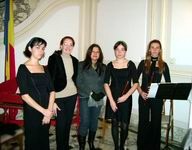 Patricia Pouchulu y Karina Vazquez con Carolina Barri, Soledad Brondino y Gisela Gregori